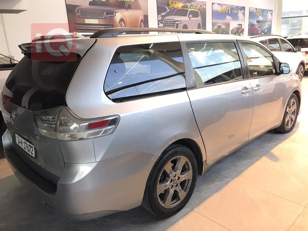 Toyota Sienna